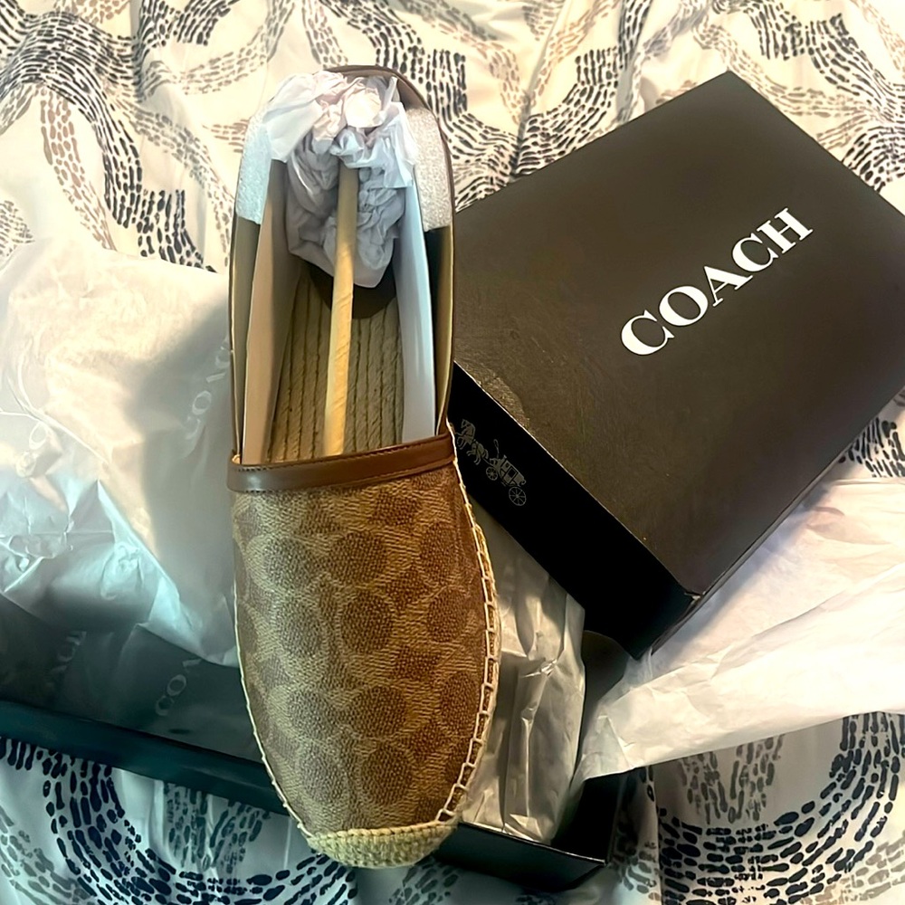 Brand new in box coach shoe never worn size 11